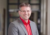 Prof. Dr. Christof Hartmann unterstützt Weitblick-1
